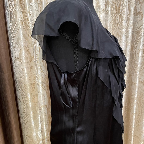 Ruffle Silk sleeveless blouse - Picture 6 of 10